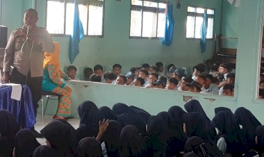 Polsek-Tanggulangin-Sosialisasi-Bahaya-Narkoba-untuk-Siswa-Siswi-SMP