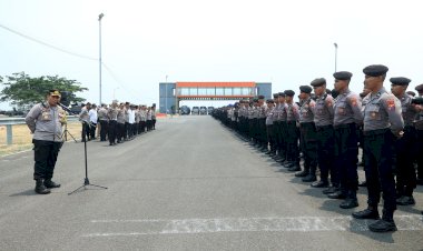 Polda-Jatim-Masih-Terapkan-Pengamanan-4-Lapis-Untuk-Piala-Dunia-U---17-Laga-Kedua-di-GBT