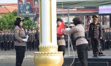 Polresta-Sidoarjo-Gelar-Upacara-Hari-Ibu-Ke-96