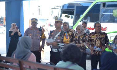 Operasi-Patuh-Semeru-2025-Dimulai,-Polres-Situbondo-Sosialisasikan-Keselamatan-Berkendara