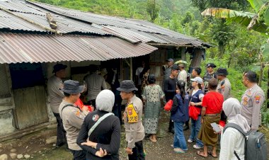 Polri-Peduli-Medan-Sulit-dan-Daerah-Terpencil-Tak-Surutkan-Polres-Jember-Salurkan-Bantuan-Untuk-Warga