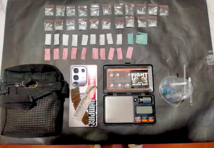 Polres Malang Amankan Tersangka Pengedar dan 21 Paket Sabu di Lawang