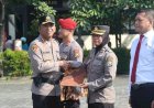 Kapolresta-Sidoarjo-Berikan-Penghargaan-73-Anggota