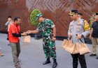 Sinergitas-Polres-Ngawi-Bersama-Kodim-0805-Gelar-Ramadhan-Berkah-Berbagi-Takjil