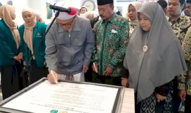Rektor-dan-Mahasiswa-di-Tanjungperak-Gelar-Deklarasi-Selamatkan-Pemilu-2024-Tolak-Politisasi-Kampus