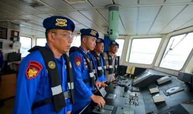 Optimalkan-Patroli-Perairan-Ditpolairud-Polda-Jatim-Dukung-Kelancaran-Arus-Mudik-Pada-Ops-Ketupat-Semeru-2024