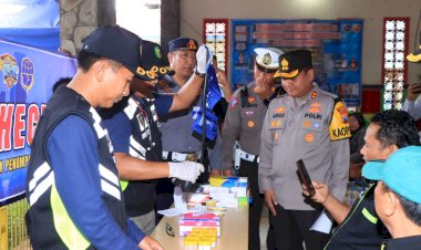 Jelang-Arus-Balik,-Polres-Ngawi-Gelar-Tes-Urine-dan-Kesehatan-bagi-Sopir-Angkutan-Umum