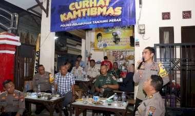 *Polres-Tanjungperak-Gelar-Cangkrukan-Kamtibmas-Ajak-Warga-Jaga-Kondusifitas-Jelang-Pilkada-2024*