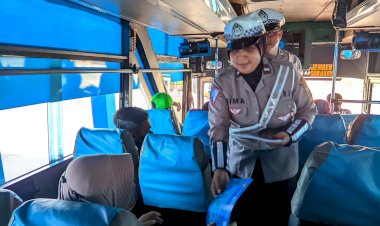 Sukseskan-KTT-IAF-di-Bali-Personel-Gabungan-Polres-Lumajang-Patroli-KRYD-di-Terminal-Minak-Koncar