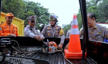 Polresta-Malang-Kota-Pastikan-Kesiapan-Kendaraan-Pengamanan-Nataru,-Fokus-Antisipasi-Kebencanaan