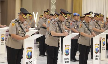 Kapolda-Jatim-Pimpin-Sertijab-Pejabat-Utama-dan-Sejumlah-Kapolres