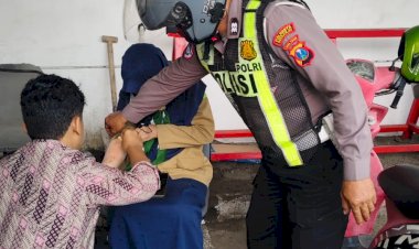 Respon-Cepat-Unit-Lantas-Polsek-Taman-Tangani-Kecelakaan-di-Jalan-Raya-Kletek