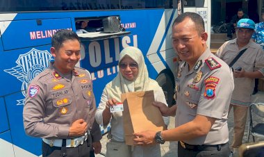 Satlantas-Polresta-Sidoarjo-Hadirkan-Layanan-Perpanjangan-SIM-Keliling-24-Jam-Selama-17-Hari-Non-Stop