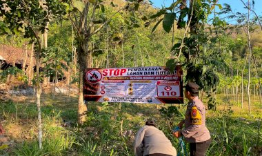 Polres-Blitar-Kota-Edukasi-Warga-dan-Pasang-Banner-Cegah-Karhutla-di-Lereng-Gunung-Pegat