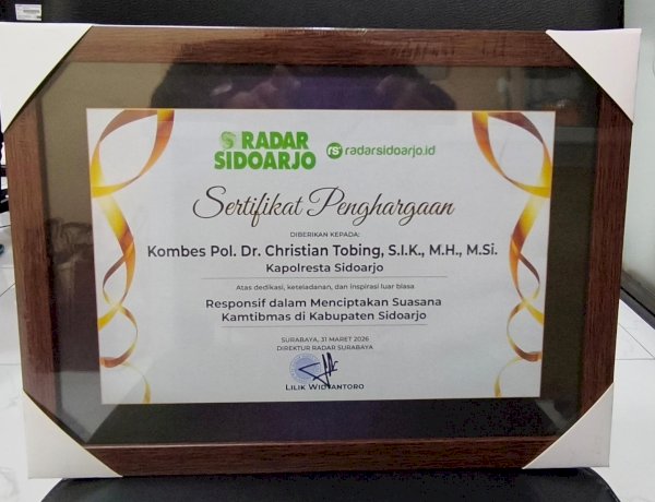 Kapolresta Sidoarjo Raih Penghargaan dari Radar Sidoarjo atas Dedikasi Jaga Kamtibmas