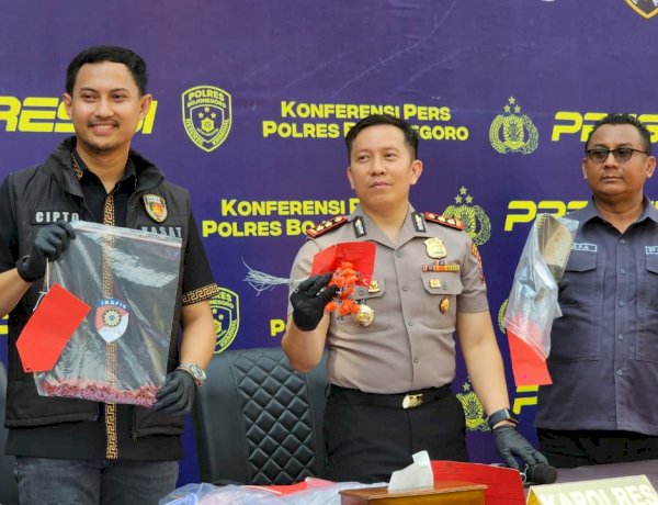 Polres Bojonegoro Amankan Tersangka Pengoplos LPG Subsidi 3 Kg dan Ratusan Tabung Gas