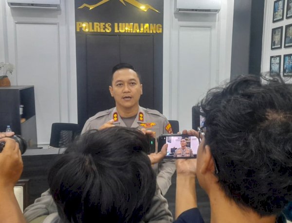 Polres Lumajang Amankan Tiga Tersangka Komplotan Pencurian Berkedok Investasi Fiktif