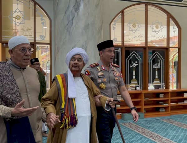 Kapolri Silaturahmi dengan Habib Umar bin Hafidz, Perkuat Sinergi Ulama dan Polri