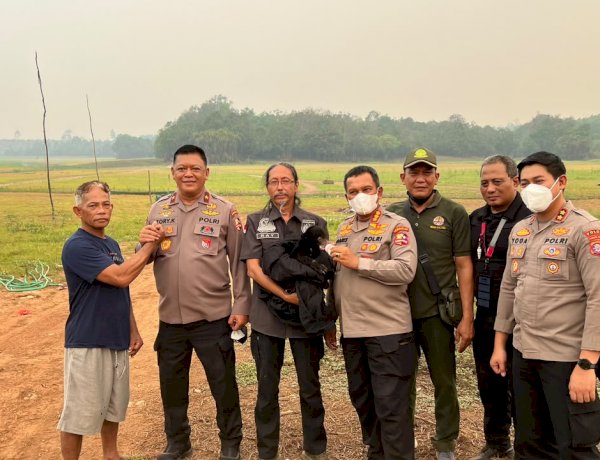 Tak Hanya Padamkan Api, Polri Selamatkan Anak Beruang Madu Terdampak Karhutla