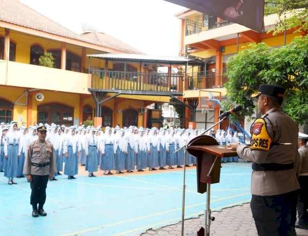 POLINDIK : Polres Kediri Perkuat Pendidikan Karakter Pelajar Cegah Hoaks dan Kenakalan Remaja