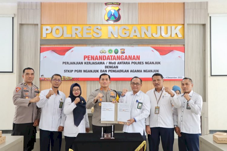 Tingkatkan Sinergitas Kapolres Nganjuk Tandatangani MoU dengan STKIP PGRI dan Pengadilan Agama