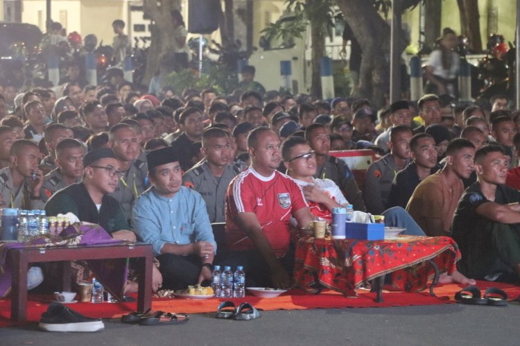 Kapolres Pasuruan Kota Titip Pesan Pilkada Damai Saat Nobar Indonesia Vs Filipina