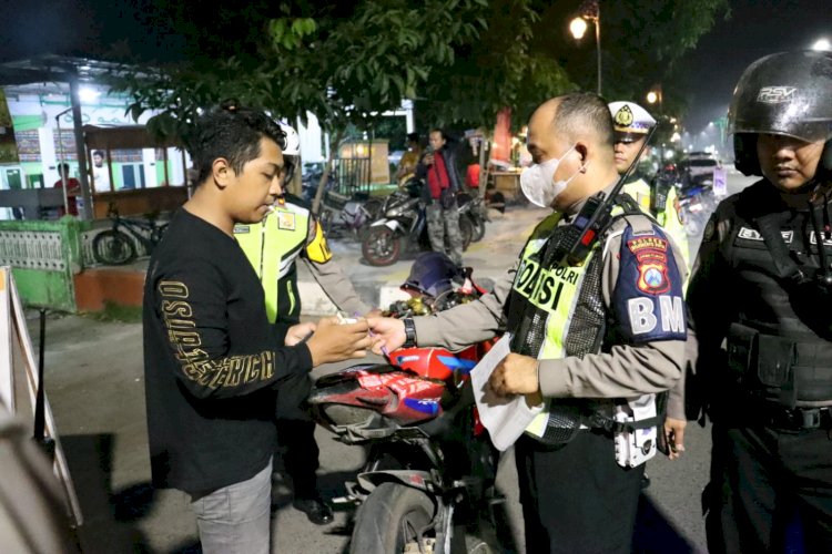 Patroli Skala Besar TNI - Polri Jaga Sitkamtibmas di Kota Mojokerto Jelang 1 Muharam