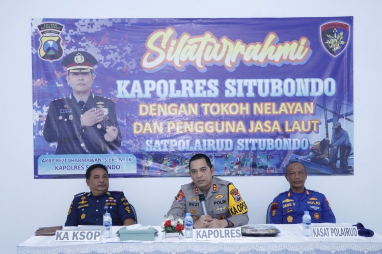 Tatap Muka dengan Tokoh Nelayan, Kapolres Situbondo Beri Bantuan Life Jacket untuk Keselamatan di Laut