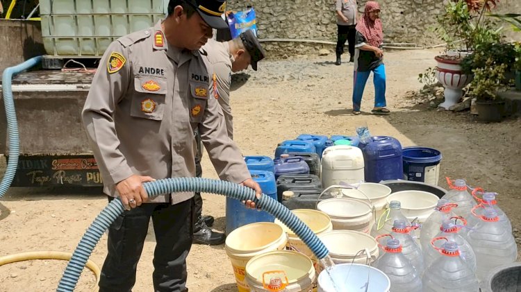 Polres Pacitan Salurkan Bantuan Air Bersih untuk Warga Terdampak Kemarau Panjang