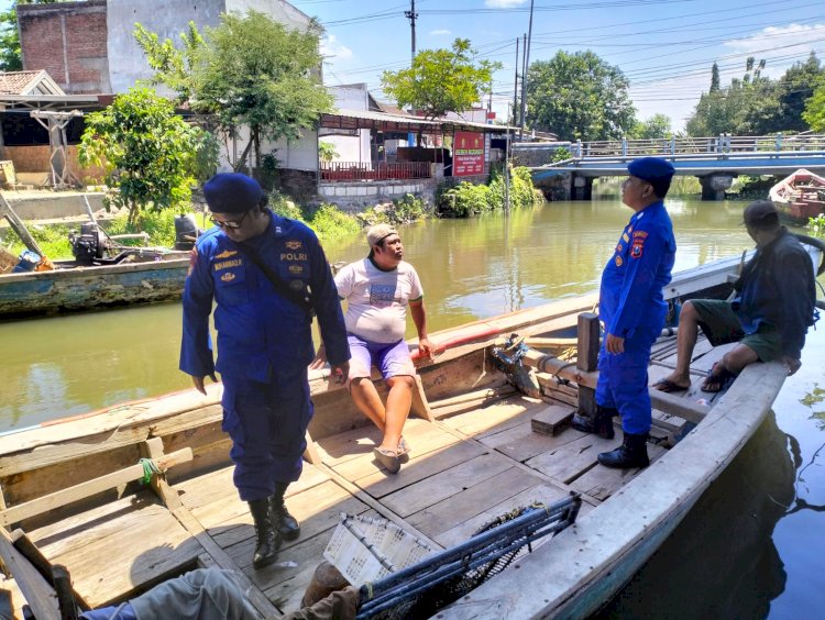 Jaga Kamtibmas Kawasan Pesisir, Satpolairud Polresta Sidoarjo Giatkan Sambang Desa