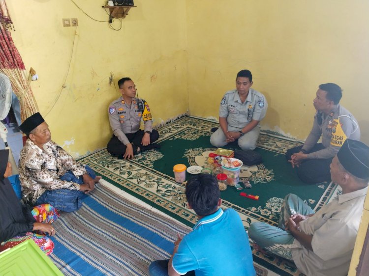 Polres Lamongan Berikan Santunan dan Tali Asih kepada Keluarga Korban Laka KA di Pucuk